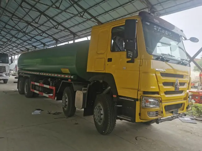 8x4 water bowser truck