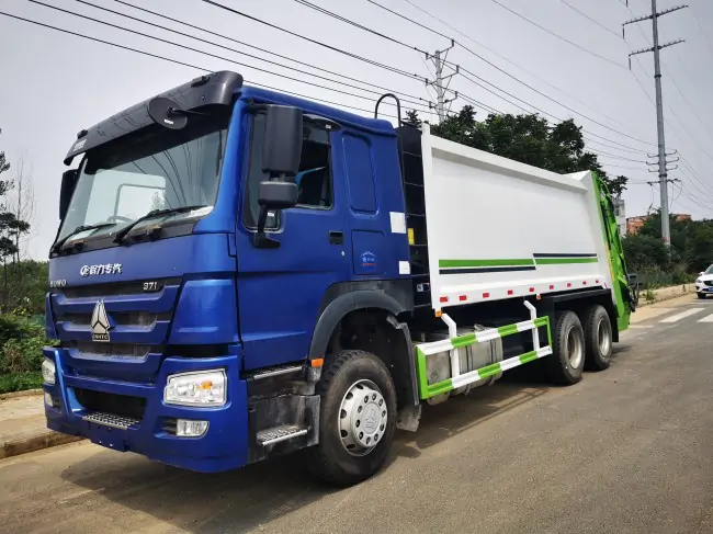 HOWO-6X4-Garbage-Compactor
