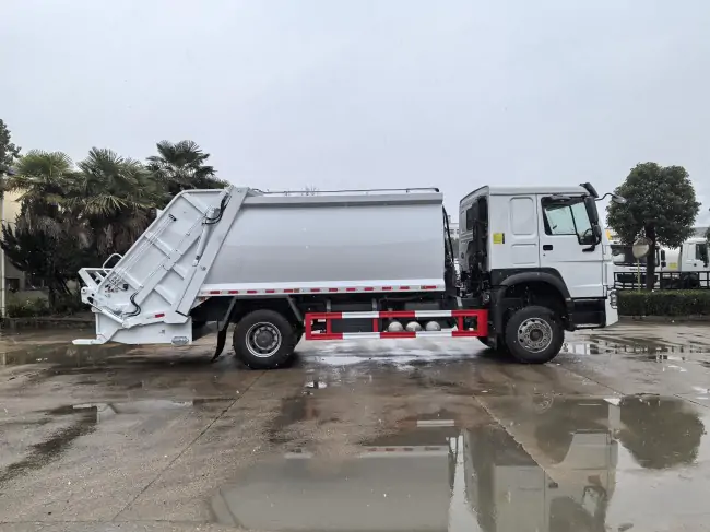 HOWO-Garbage-Compactor