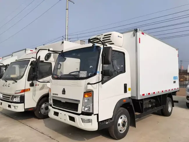 howo-4x2-refrigerated-truck