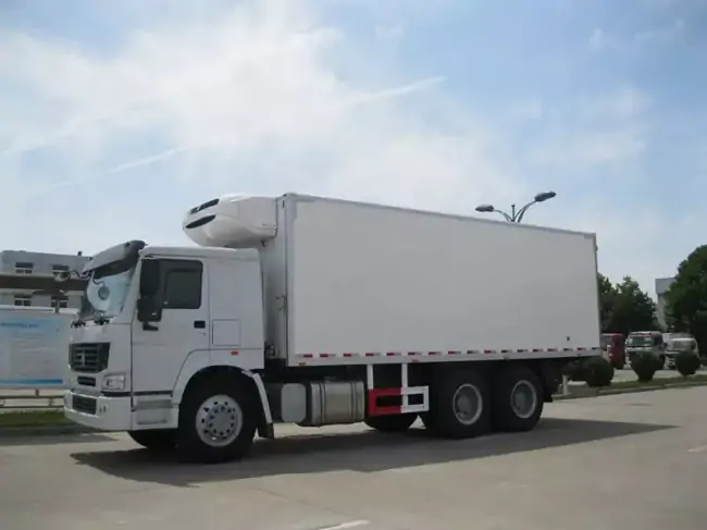 howo-6x4-refrigerated-truck