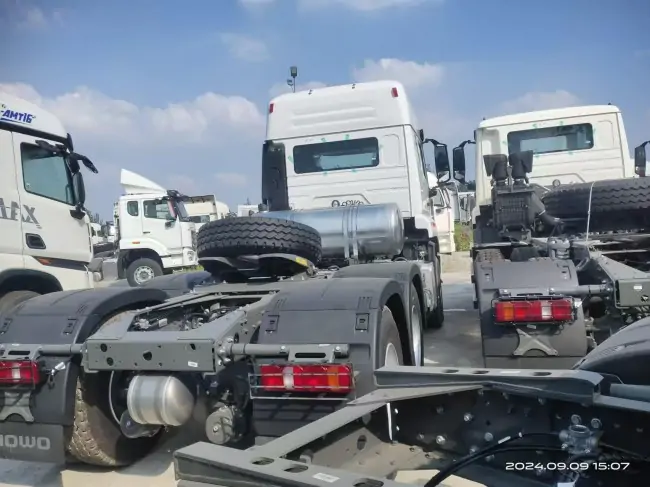 HOWO-tractor-chassis