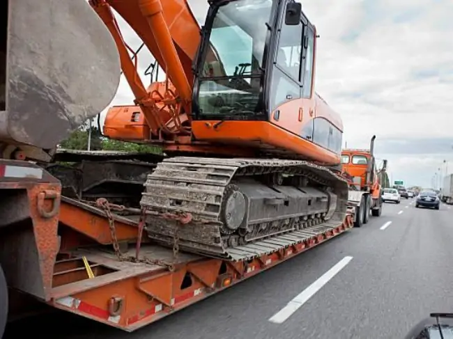 Heavy-Equipment-Hauling
