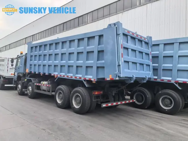 Rear-guardrail-locking-mechanism-and-fender