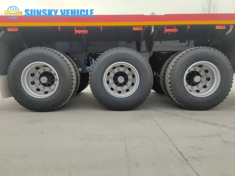 3-axle 40 Foot Flatbed Trailer tire and suspension