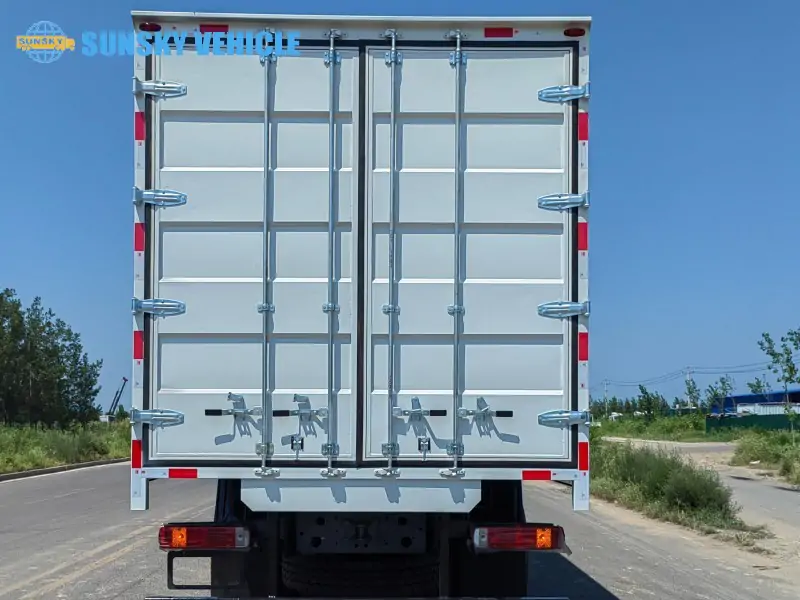 Box Truck tail structure