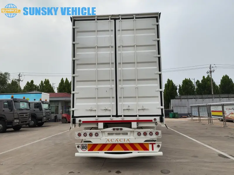 Curtain Side Trailer tail structure