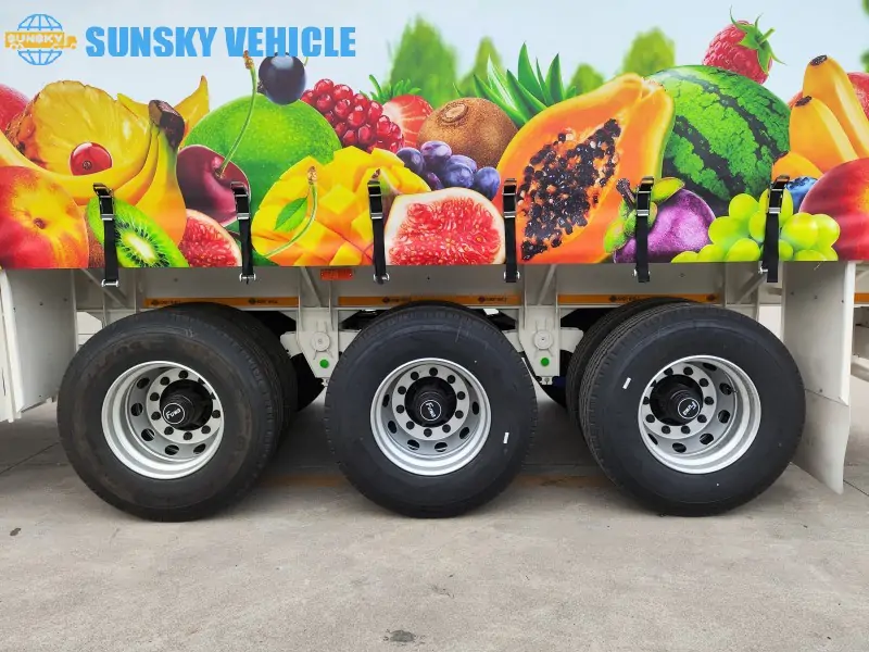 Curtain Side Trailer tire and suspension