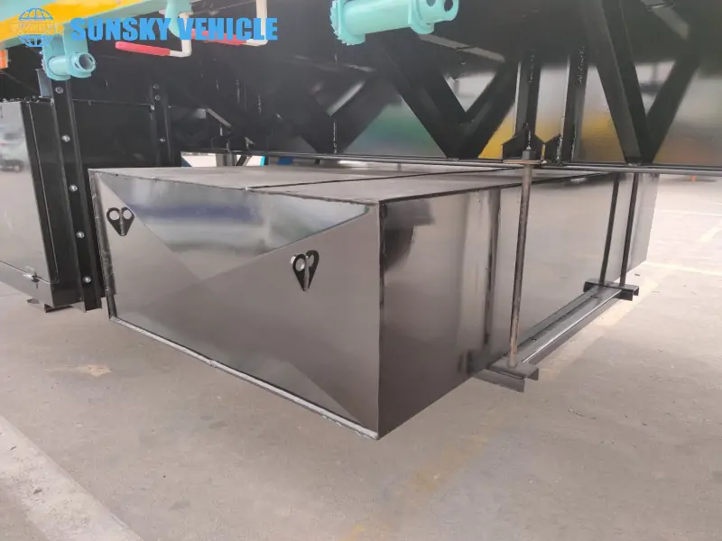 Flatbed-trailer-for-sale-fuel-tank