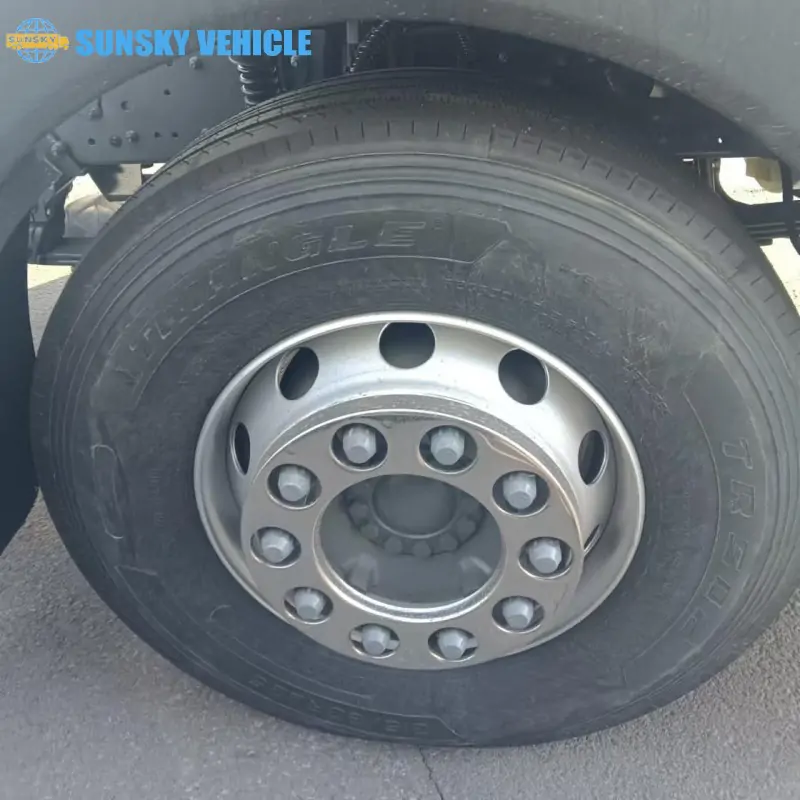 HOWO TX 4x2 Chassis Cab Truck tire