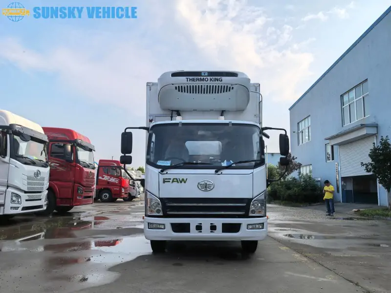 5T Refrigerated Trucks head